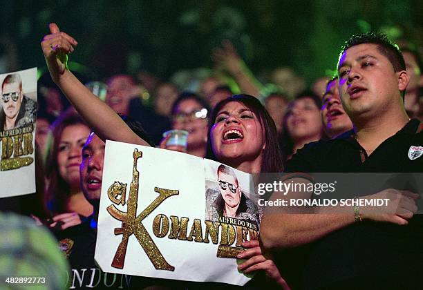 Kommander Singer El Komander Fotografías e imágenes de stock - Getty Images