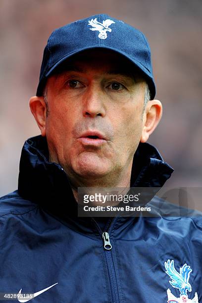 Tony Pulis the Crystal Palace manager looks on during the Barclays Premier League match between Cardiff City and Crystal Palace at Cardiff City...