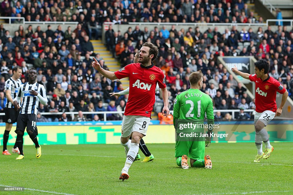 Newcastle United v Manchester United - Premier League