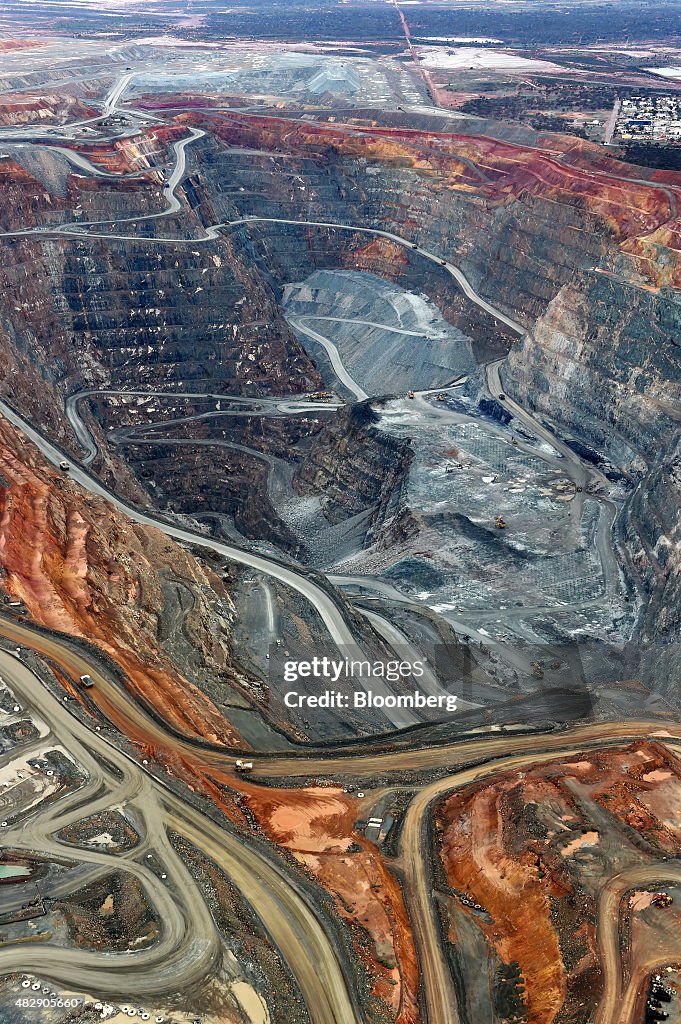 Main Pit The Fimiston Open Pit mine, known as the Super Pit, stands in this ...