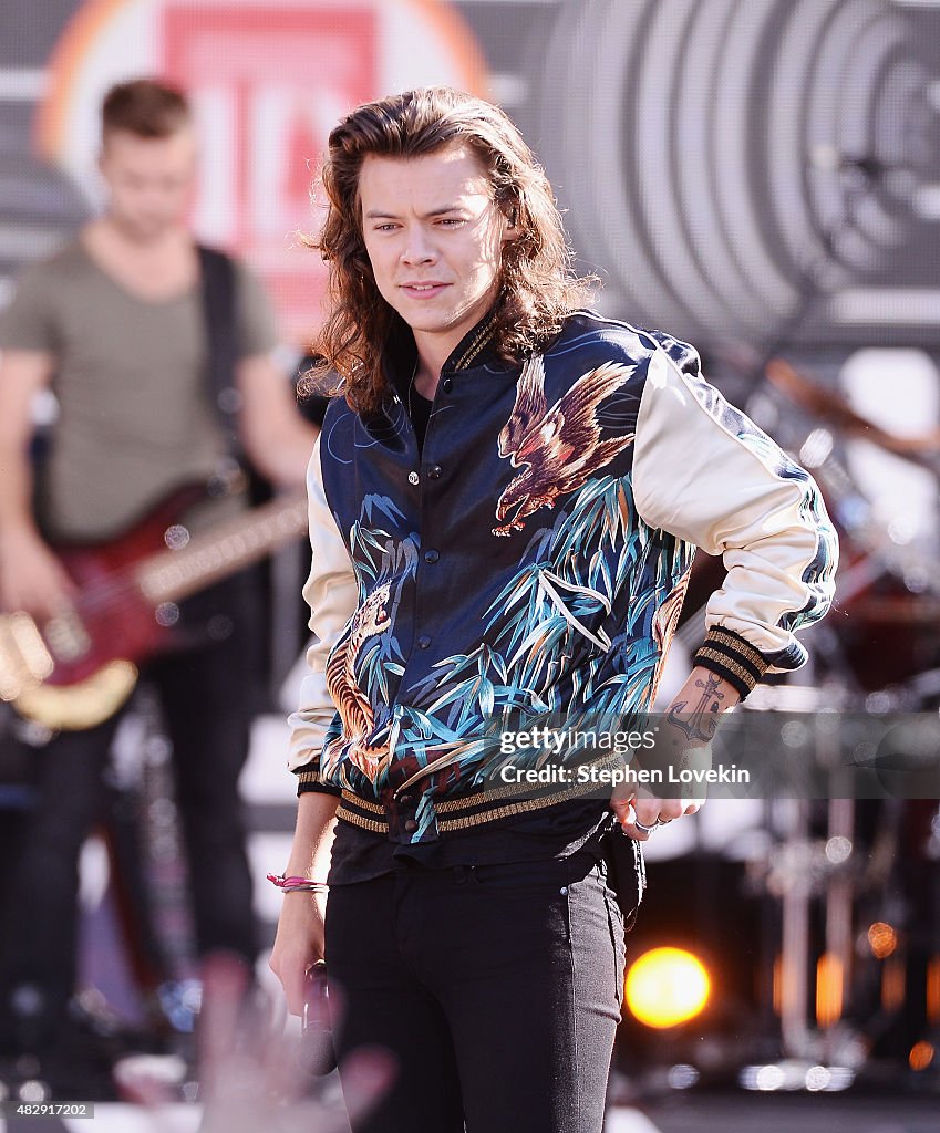 One Direction Performs On ABC's "Good Morning America"