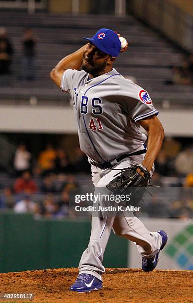 Jose Veras of the Chicago Cubs plays against the Pittsburgh Pirates during the game at PNC Park April 2, 2014 in Pittsburgh, Pennsylvania.