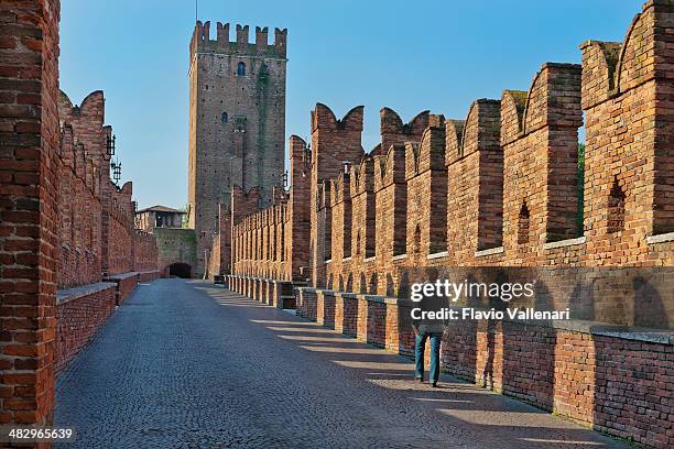 castelvecchio bridge, verona - verona italy stock pictures, royalty-free photos & images