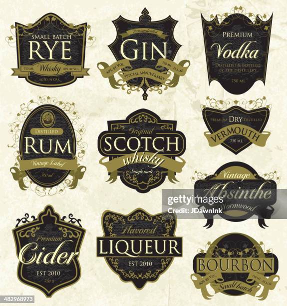 ilustraciones, imágenes clip art, dibujos animados e iconos de stock de whisky, ron, bourbon, whisky, sidra, vermut gin vintage etiquetas, licor - etiquetar