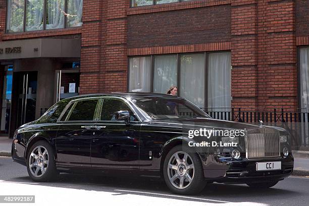rolls-royce phantom - fantasma fotografías e imágenes de stock