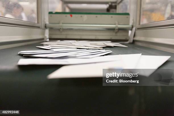 66 Inside A Deutsche Post Sorting Facility Stock Photos, High-Res ...