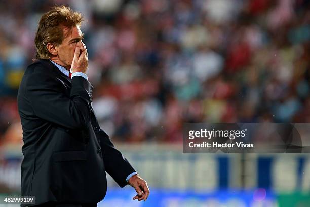 Ricardo La Volpe head coach of Chivas reacts during a match between Pachuca and Chivas as part of the 14th round Clausura 2014 Liga MX at Hidalgo...