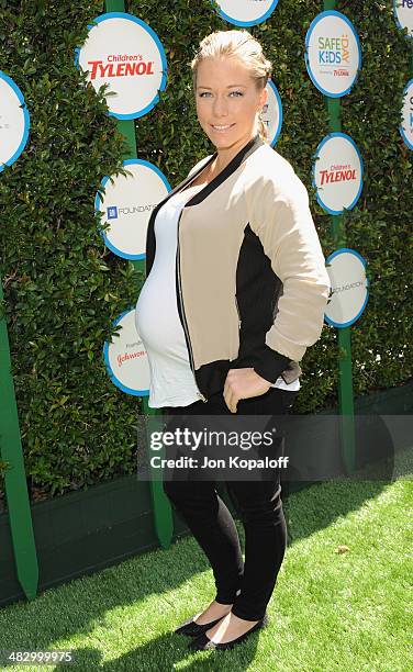 Kendra Wilkinson arrives at Safe Kids Day at The Lot on April 5, 2014 in West Hollywood, California.