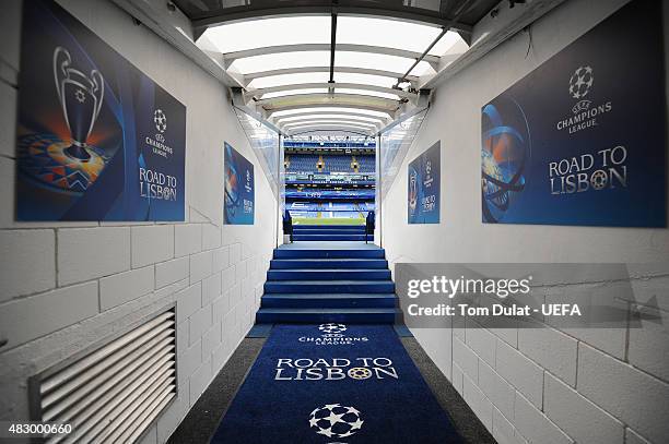 General view inside the tunnel ahead of the UEFA Champions League Quarter Final second leg match between Chelsea and Paris Saint-Germain FC at...