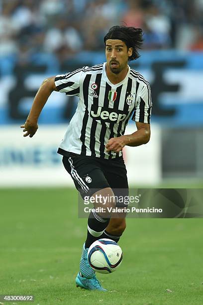 Sami Khedira of Juventus FC in action during the preseason friendly match between Olympique de Marseille and Juventus FC at Stade Velodrome on August...