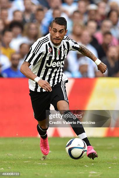 Roberto Maximiliano Pereyra of Juventus FC in action during the preseason friendly match between Olympique de Marseille and Juventus FC at Stade...