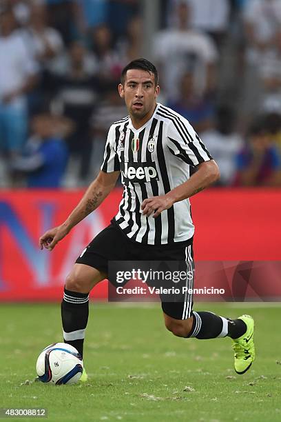 Mauricio Isla of Juventus FC in action during the preseason friendly match between Olympique de Marseille and Juventus FC at Stade Velodrome on...