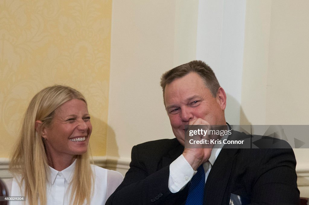 Sen. Jon Tester, Gwyneth Paltrow, Blythe Danner And Just Label It Hold News Conference To Discuss Opposition to H.R.1599