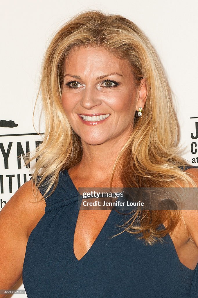 Marisa Wayne attends the John Wayne Cancer Institute Auxiliary's 29th... Nachrichtenfoto Getty
