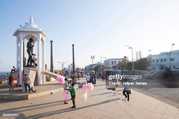 the promenade in pondicherry,india - pondicherry stockfoto's en -beelden