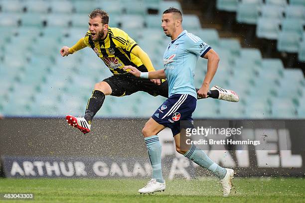 Jeremy Brockie of the Phoenix shoots at goal during the round 26 A-League match between Sydney FC and the Wellington Phoenix at Allianz Stadium on...