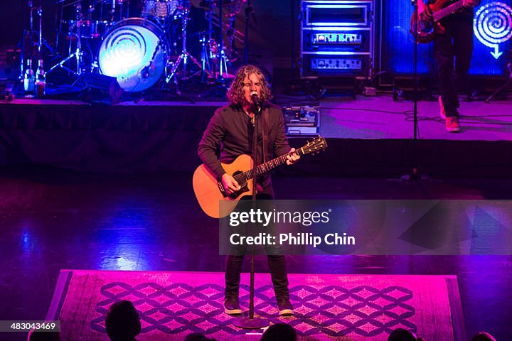 Ed Roland Today Vocalist Ed Roland of Collective Soul performs at the River Rock ...