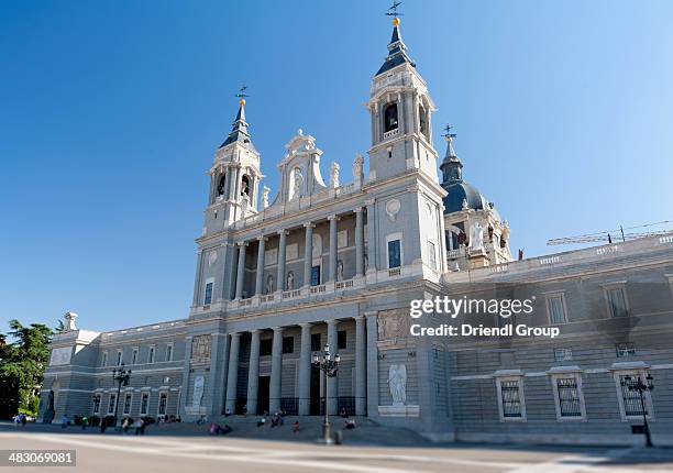 church of nuestra señora de la almudena. - royal cathedral stock pictures, royalty-free photos & images