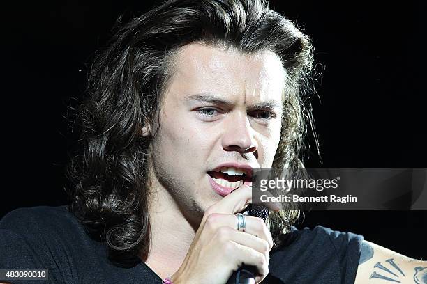 Harry Styles of One Direction performs at MetLife Stadium on August 5, 2015 in East Rutherford, New Jersey.