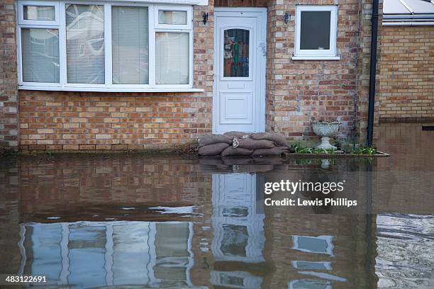 floods of berkshire - sandbag - fotografias e filmes do acervo