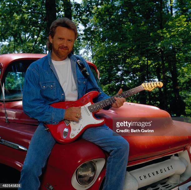 American country singer Lee Roy Parnell, circa 1990-1995.
