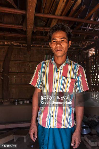 homem tribal de tripuri clan de tripuratripura.kgm, índia - tripura imagens e fotografias de stock