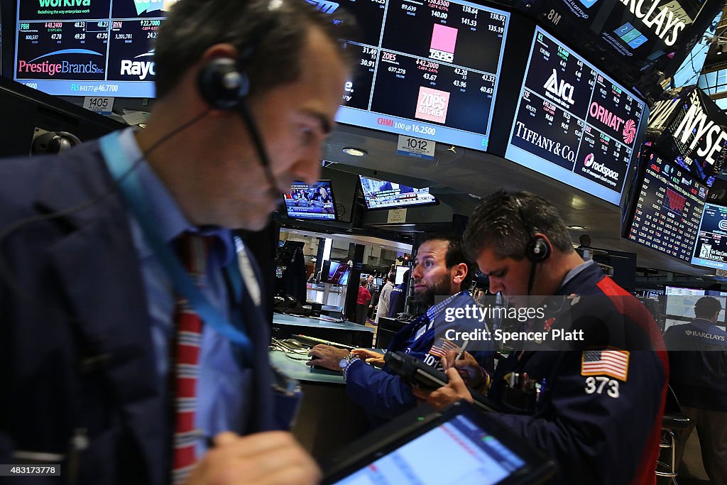 Dow Drops Over 120 Points in Trading Today