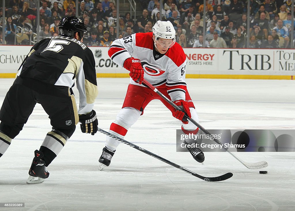 Carolina Hurricanes v Pittsburgh Penguins