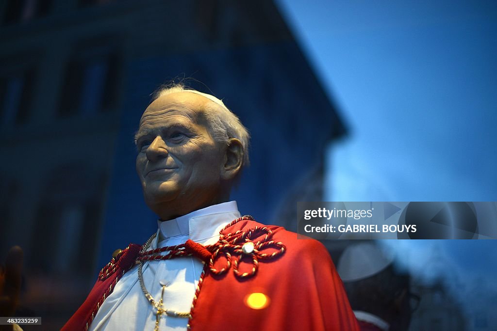 ITALY-VATICAN-WAX-MUSEUM-POPE-CANONISATION