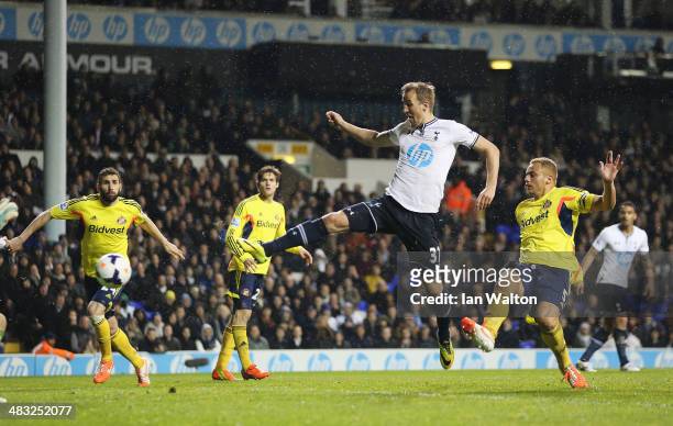 Harry Kane of Tottenham Hotspur scores his team's second goal during the Barclays Premier League match between Tottenham Hotspur and Sunderland at...