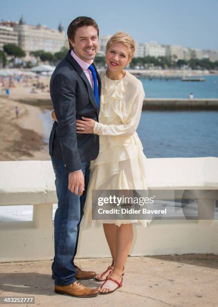 Maggie Gyllenhaal and Andrew Buchan pose during the photocall of 'The Honourable Woman' at MIPTV 2014 at Hotel Majestic on April 7, 2014 in Cannes,...