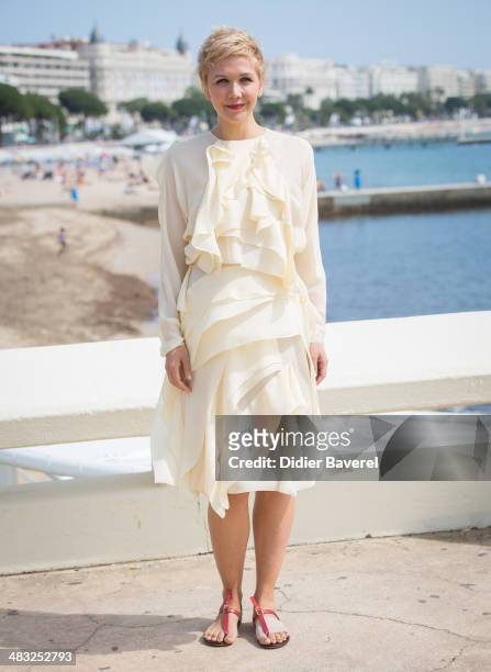 Maggie Gyllenhaal poses during the photocall of 'The Honourable Woman' at MIPTV 2014 at Hotel Majestic on April 7, 2014 in Cannes, France.