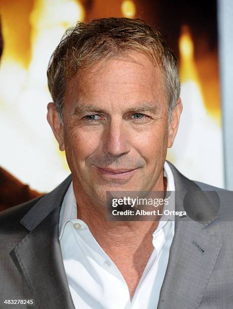 Actor Kevin Costner arrives at the Premiere Of Paramount Pictures' "Jack Ryan: Shadow Recruit" held at TCL Chinese Theatre on January 15, 2014 in...