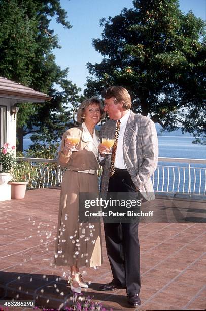 "Günther Schramm, Ehefrau Gudrun Thielemann, Homestory am auf Vancouver Island, Kanada. "