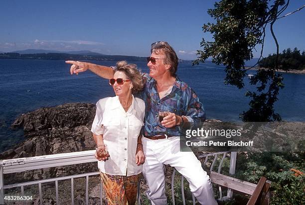 "Günther Schramm, Ehefrau Gudrun Thielemann, Homestory am auf Vancouver Island, Kanada. "