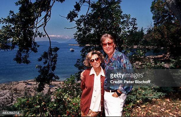 "Günther Schramm, Ehefrau Gudrun Thielemann, Homestory am auf Vancouver Island, Kanada. "