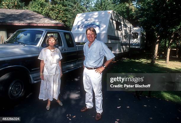 "Günther Schramm, Ehefrau Gudrun Thielemann, Homestory am auf Vancouver Island, Kanada. "