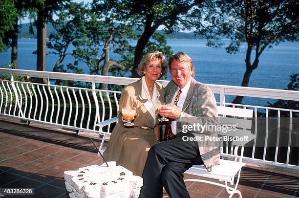 "Günther Schramm, Ehefrau Gudrun Thielemann, Homestory am auf Vancouver Island, Kanada. "