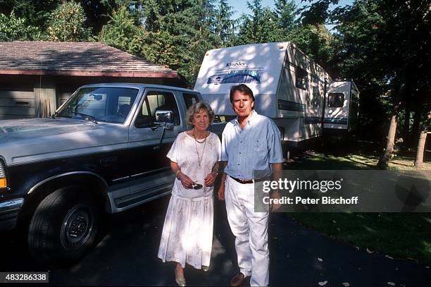 "Günther Schramm, Ehefrau Gudrun Thielemann, Homestory am auf Vancouver Island, Kanada. "