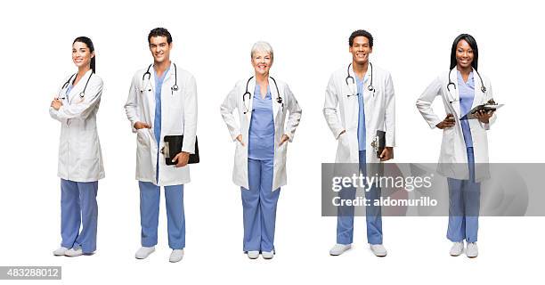 retrato de feliz profesionales médicos - doctora fondo blanco fotografías e imágenes de stock