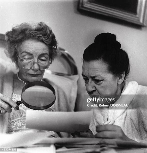 Carmel Snow editor of the American edition of Harper's Bazaar and photographer Louise Dahl-Wolfe, 1953.