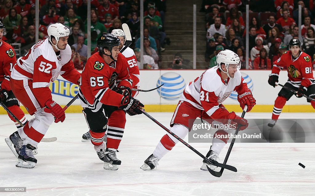 Detroit Red Wings v Chicago Blackhawks