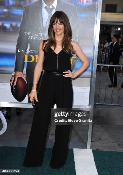 Actress Jennifer Garner attends the Los Angeles premiere of "Draft Day" at Regency Village Theatre on April 7, 2014 in Westwood, California.