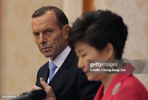 Australian Prime Minister Tony Abbott and South Korean President Park Geun-Hye attend joint press conference at the presidential blue house on April...