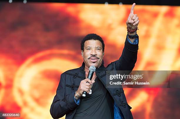 Lionel Richie performs at the Glastonbury Festival at Worthy Farm, Pilton on June 28, 2015 in Glastonbury, England.