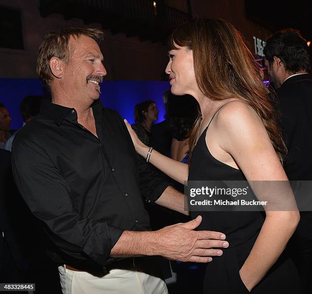 Jennifer Garner And Kevin Costner Photos and Premium High Res Pictures