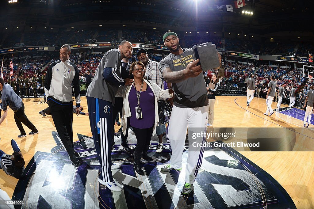 Dallas Mavericks v Sacramento Kings