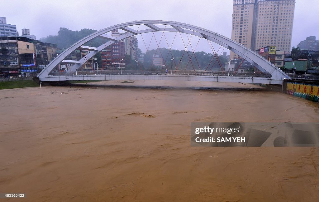 TAIWAN-CHINA-WEATHER-STROM