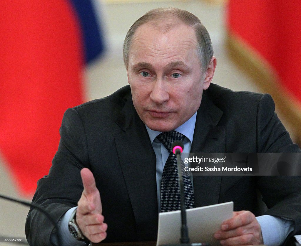 Russian President Vladimir Putin Meets Economists