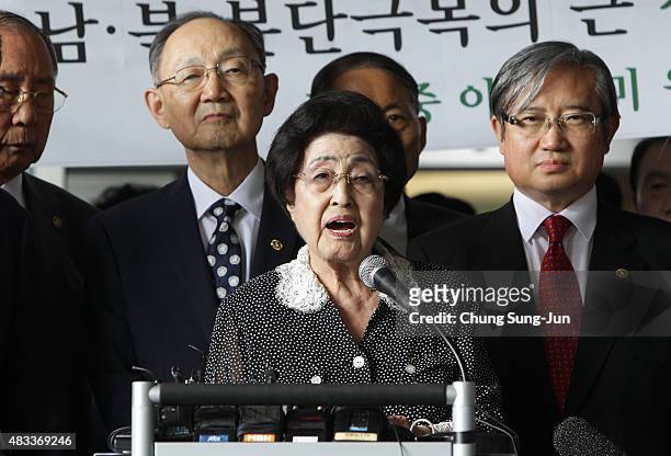 Lee Hee-ho, the wife of late former South Korean President Kim Dae-jung speaks during a press conference at Gimpo Airport on August 8, 2015 in Seoul,...